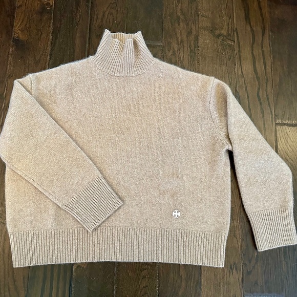 EUC! Tory Burch /Tory Sport Cashmere Relaxed Turtleneck - Size M - Picture 5 of 10